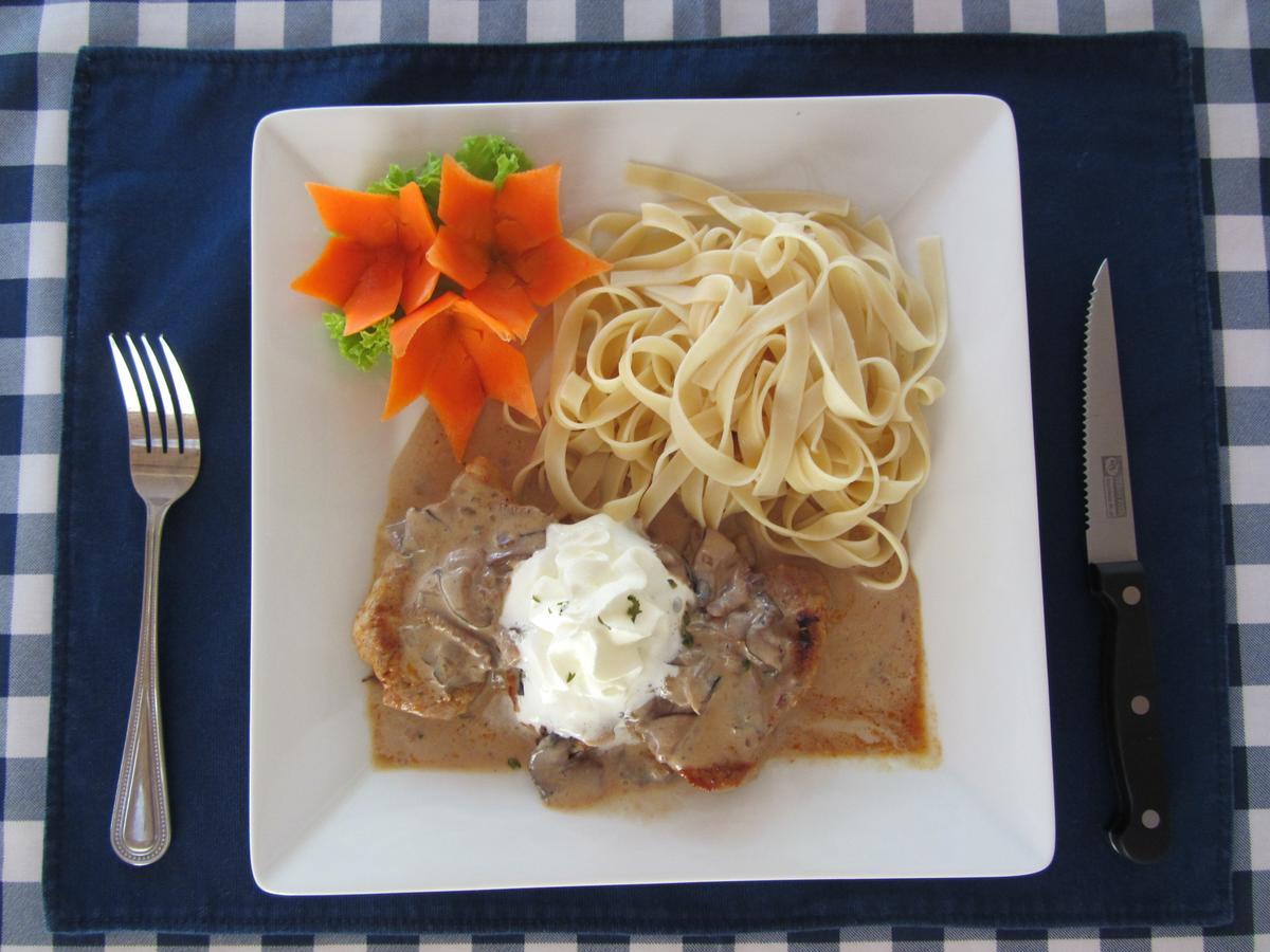 Flower Paradise Bungalows & Swiss Restaurant Roestiland ラマイビーチ エクステリア 写真